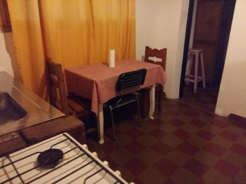埃斯克尔Departamentos Mayo公寓 外观 照片